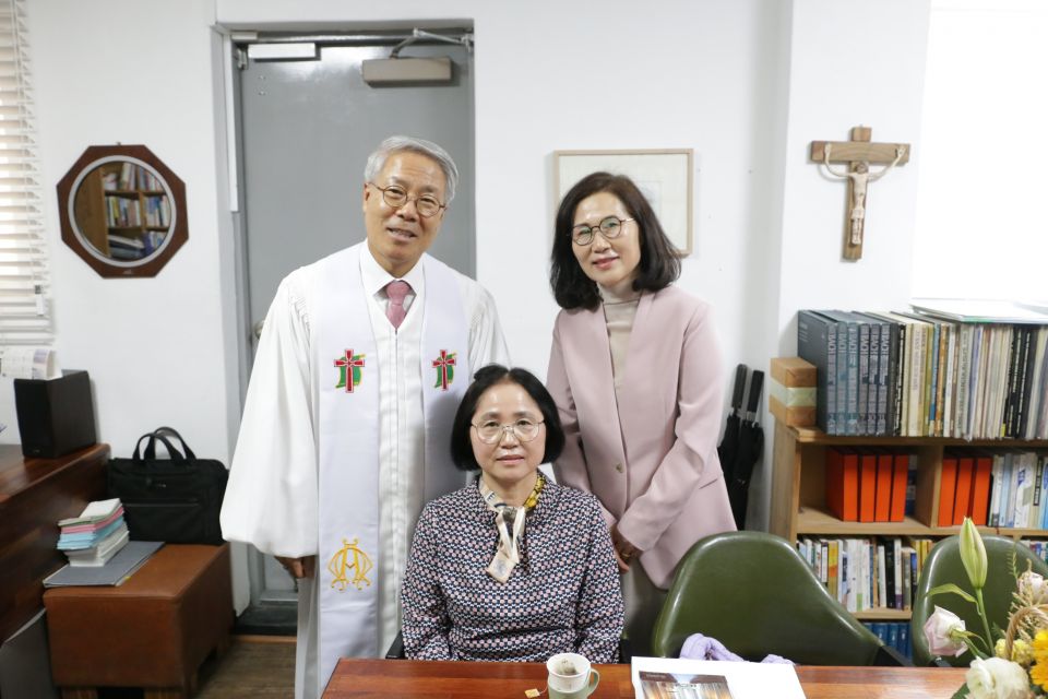 2025-52 이미경 - 20250504 제52호 이미경(숲속마을) 액자용.JPG