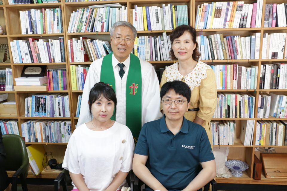 2023-46,47 윤희식, 최보름 - 20230618 제46,47호윤희식,최보름(들꽃마을) 액자용.JPG