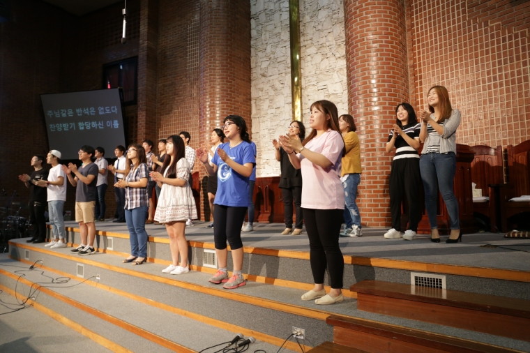 2015 여름성경학교 보고 감사예배 - 6 청년부 1.JPG