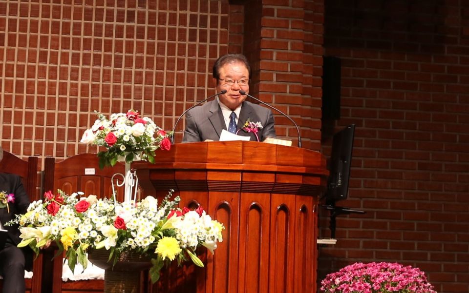 2023 교회설립119주년기념 장로은퇴,장로.안수집사.권사 임직식 - 16.JPG