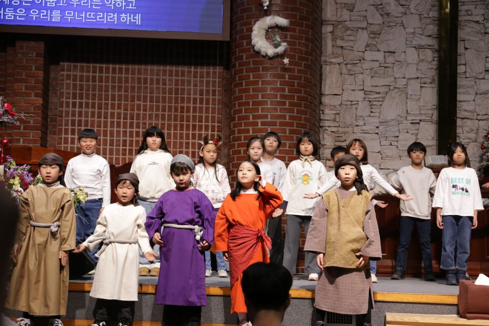 2025 성탄전야축하예배 - IMG_0314.JPG