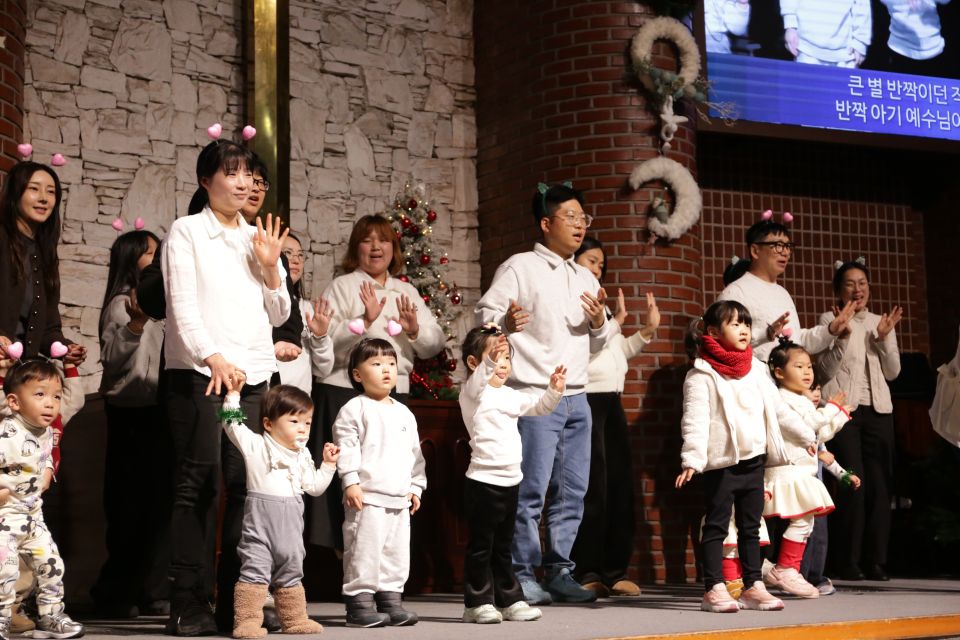 2025 성탄전야축하예배 - IMG_0236.JPG