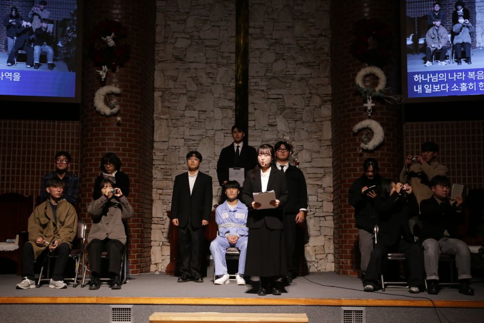 2025 성탄전야축하예배 - IMG_0599.JPG