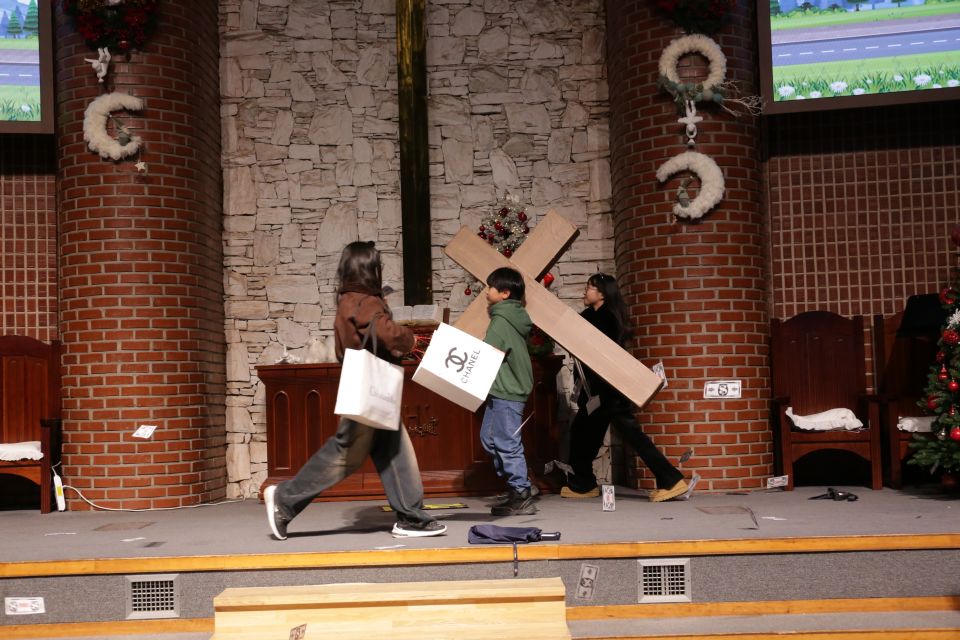 2025 성탄전야축하예배 - IMG_0394.JPG