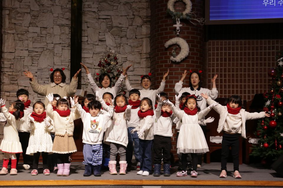 2025 성탄전야축하예배 - IMG_0274.JPG