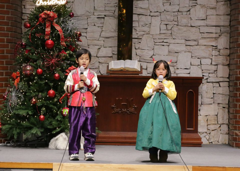 2023 성탄전야축하예배 - 5.JPG