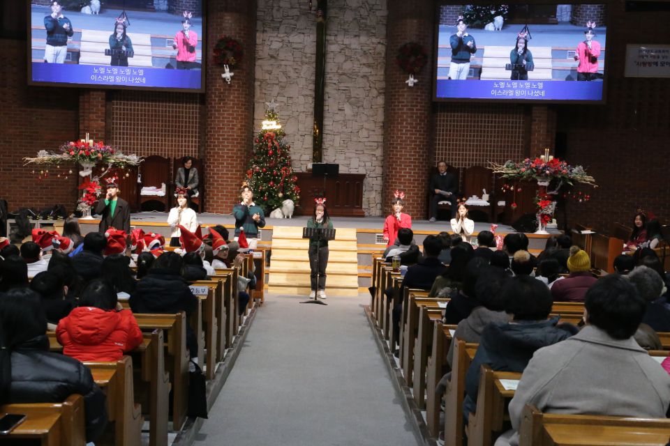 2023 성탄전야축하예배 - 1.JPG
