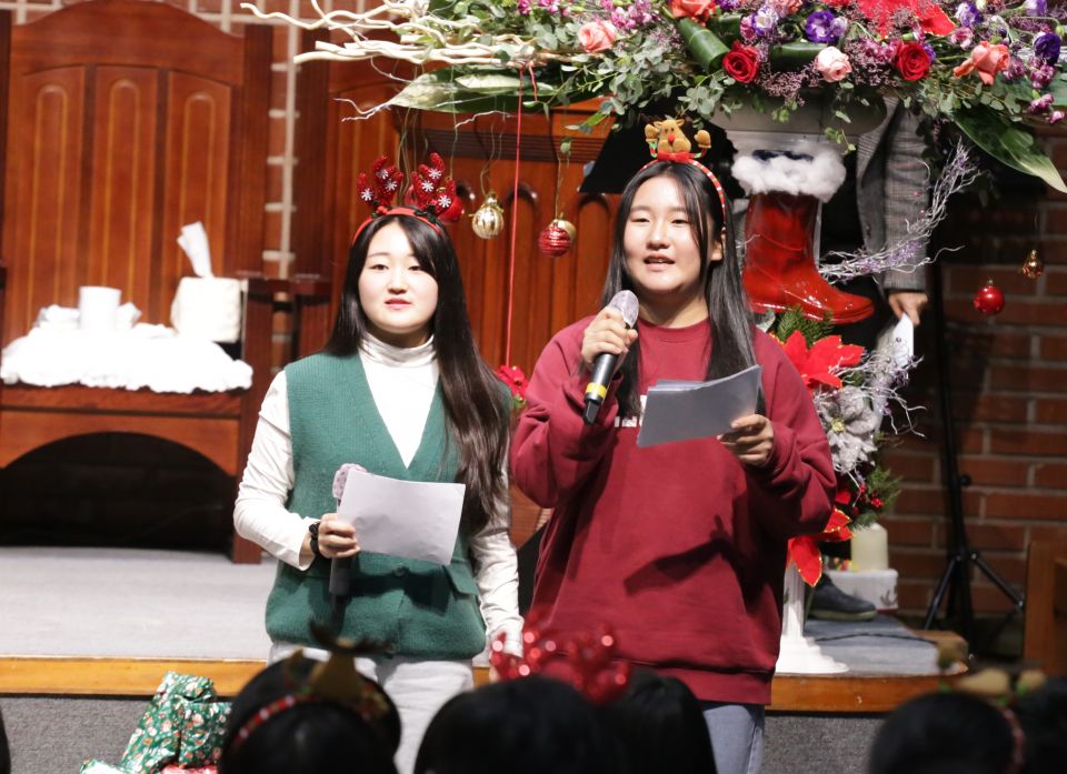 2023 성탄전야축하예배 - 4.JPG