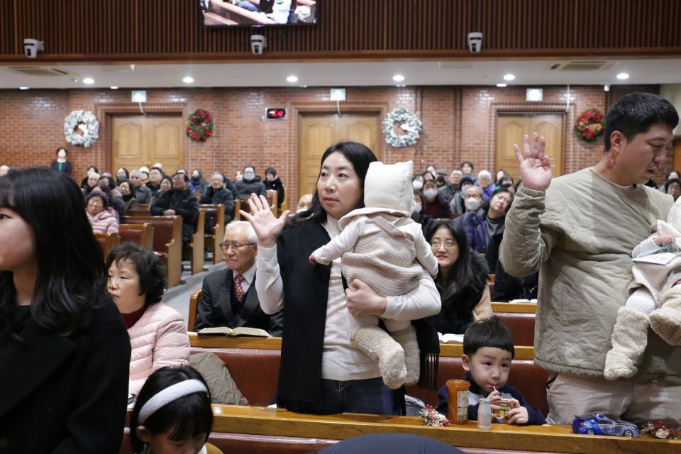 2023 성탄축하음악예배,유아세례식 - 5.JPG