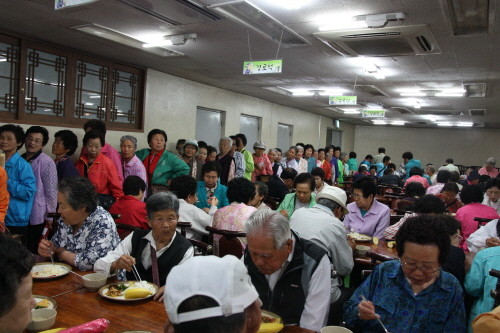 2011년 은빛대학 경로잔치2 - 20110530055404(1).JPG