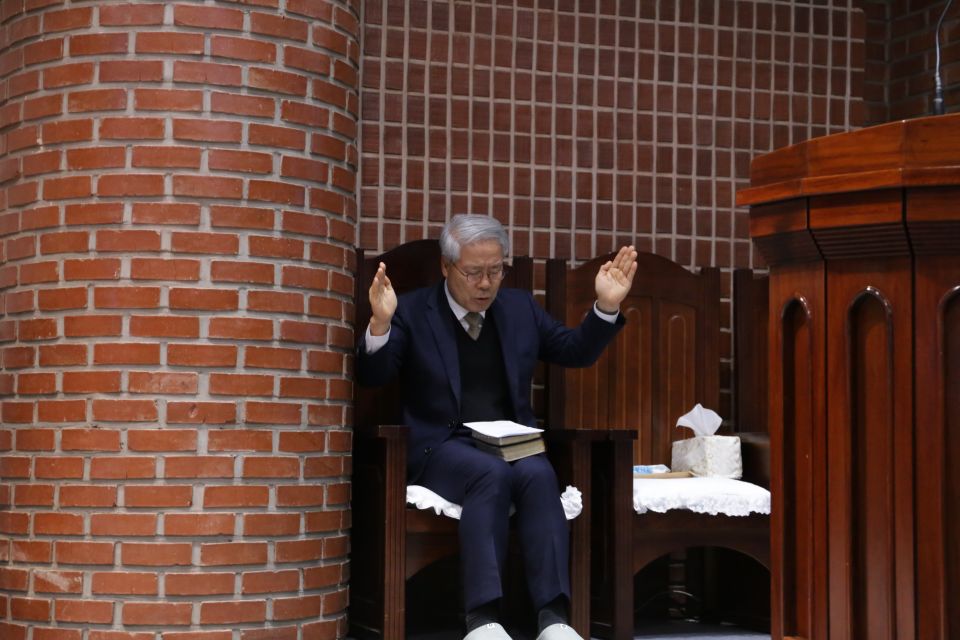 2024 제직 및 사역자 헌신예배 - 10.JPG