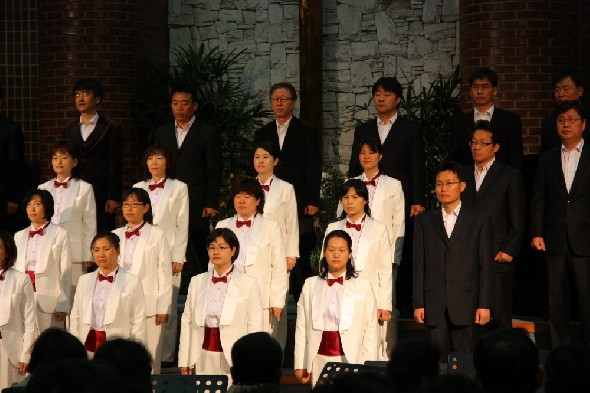 특별새벽기도때 다솜.평화의사도 찬양 - 20100322165023.JPG