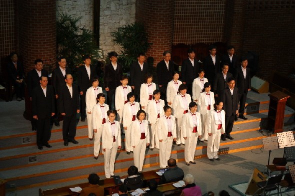 특별새벽기도때 다솜.평화의사도 찬양 - 20100322165100.JPG