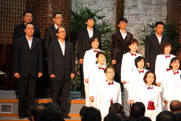 특별새벽기도때 다솜.평화의사도 찬양 - 20100322165038.JPG