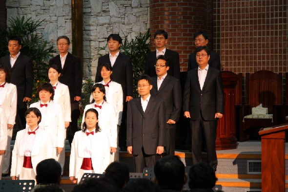 특별새벽기도때 다솜.평화의사도 찬양 - 20100322165030.JPG