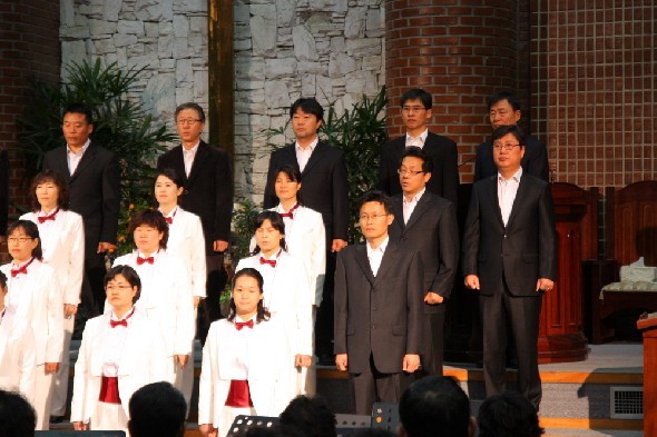 특별새벽기도때 다솜.평화의사도 찬양 - 20100322165009.JPG