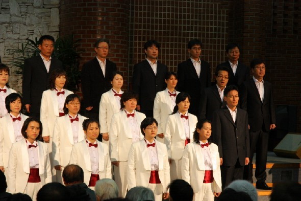 특별새벽기도때 다솜.평화의사도 찬양 - 20100322165053.JPG