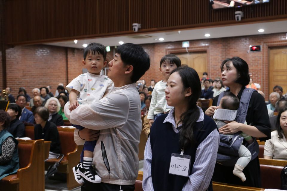 2024 어린이주일(유아.아동세례,출산격려금전달,성찬식) - 1.JPG