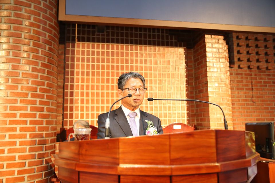 10월 원로장로 추대 권사집사 은퇴 및 장로 권사 집사 임직식 - QB0A3657.JPG