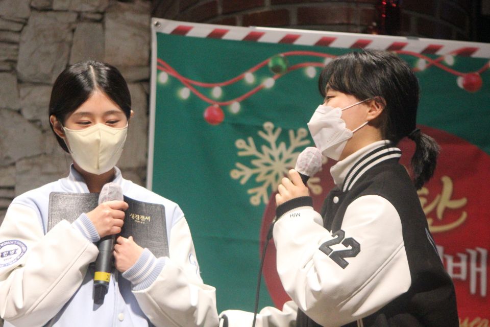 2022 성탄전야축하예배 - IMG_5060.JPG